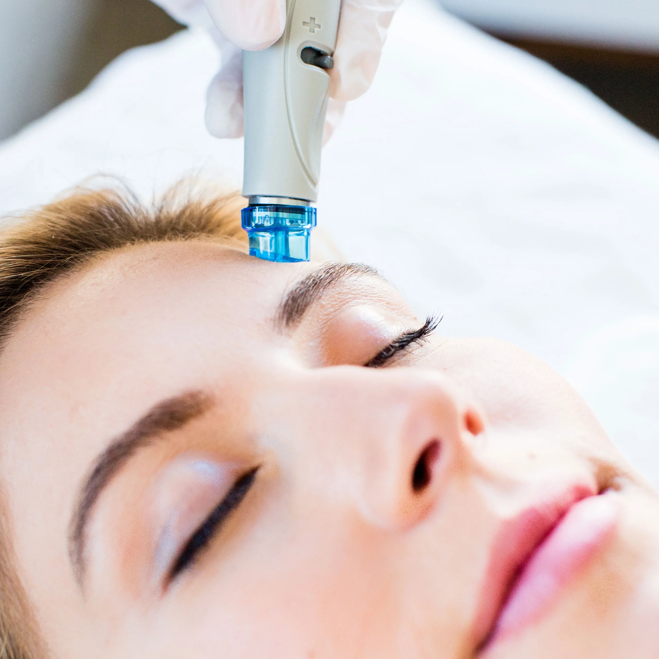 Facial Treatments in Istanbul 1 hydrafacial treatment scaled hydrafacial istanbul treatment